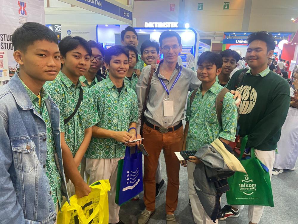 More than 160 Indonesians expressed a desire to receive an education at NSTU-NETI: the university delegation returned from the international exhibition in Jakarta