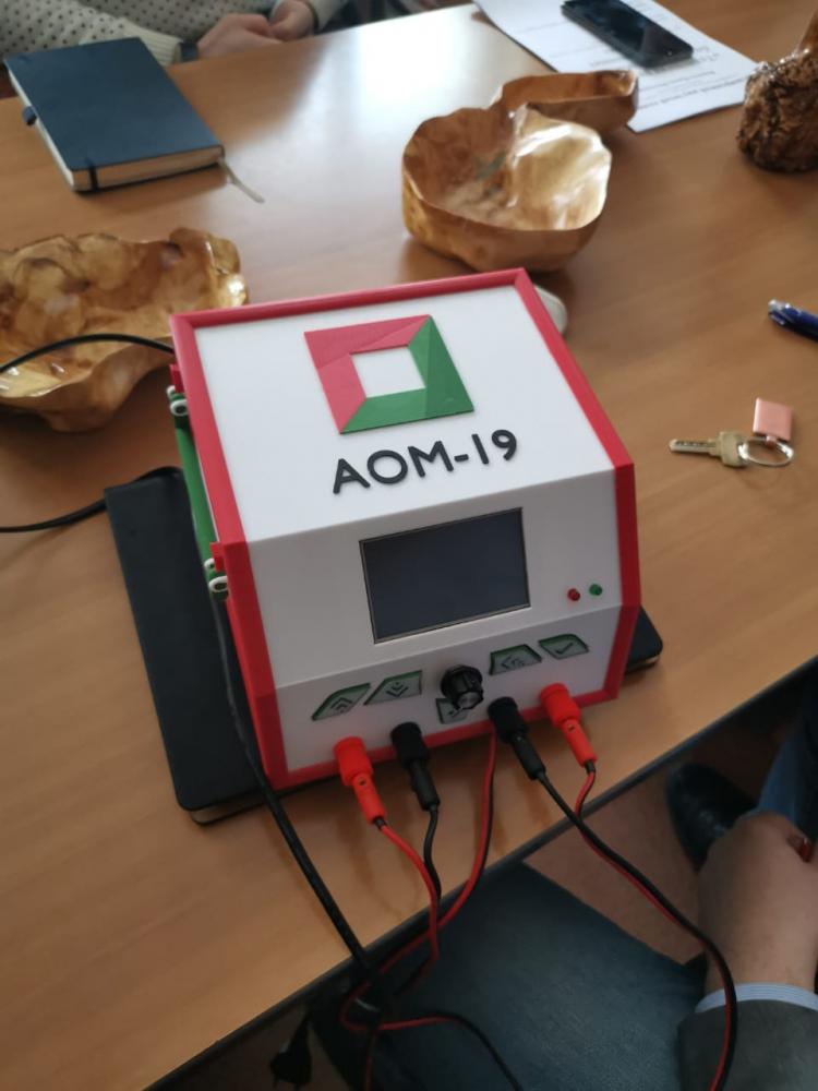 Automation and Computer Engineering Faculty students have developed a device for painless medical electrostimulation
