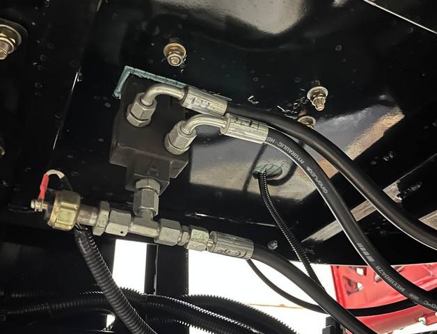 NSTU-NETI developed the control system for the hydrostatic transmission of the sprayer tractor 