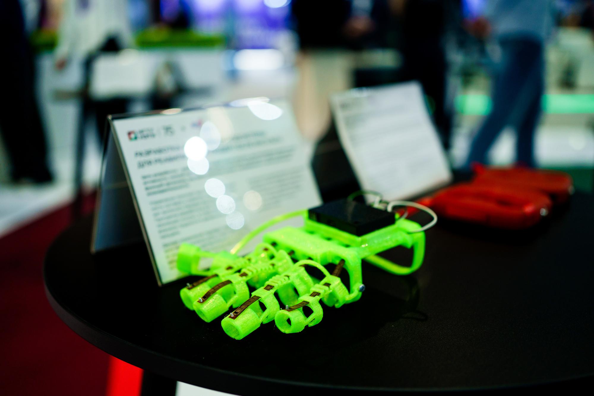 NSTU-NETI and NSMU have developed a unique rehabilitation complex "Perchatka (Glove)" NSTU-NETI and NSMU have developed a unique rehabilitation complex "Perchatka (Glove)"