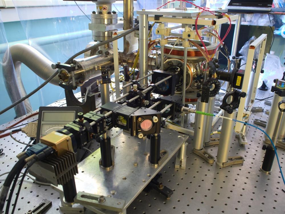 Scientists of Rzhanov Institute of Semiconductor Physics and NSTU NETI captured a single rubidium atom in an optical trap for a long time and photographed it