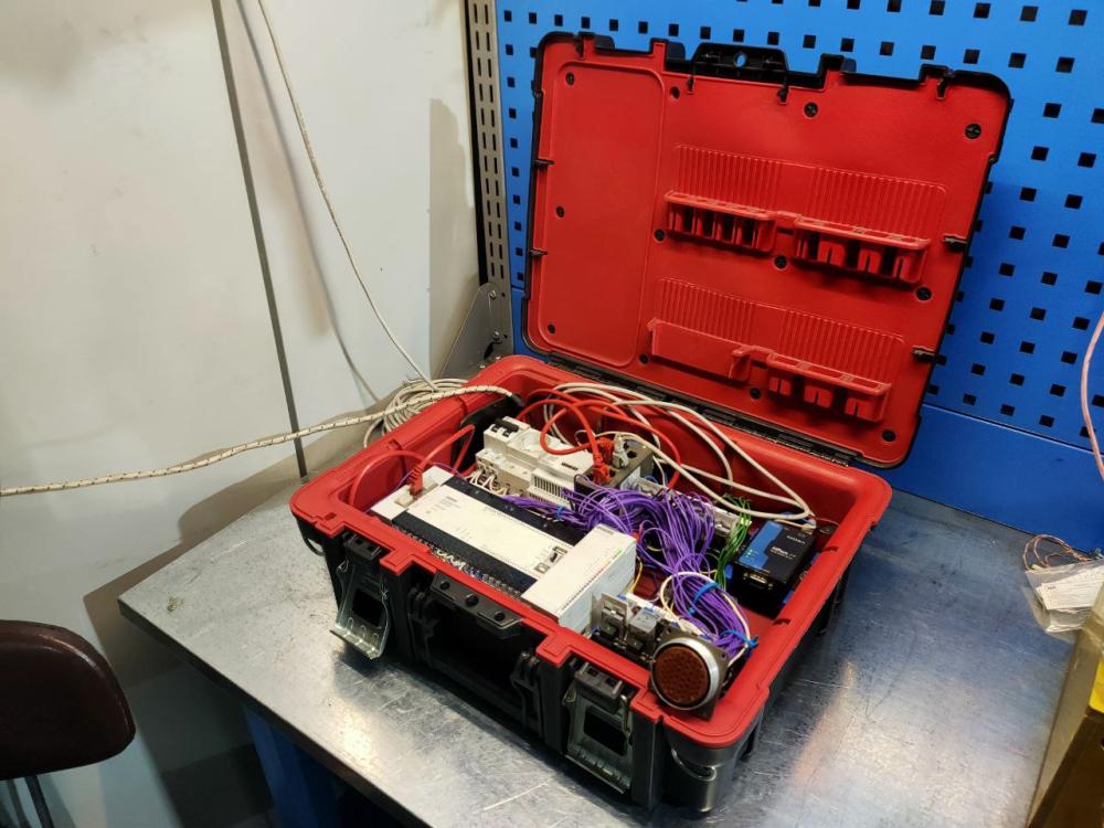 Students of NSTU-NETI assembled a "suitcase" to control the burner device 